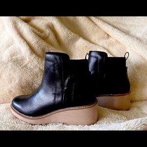 DV by Dolce vita booties